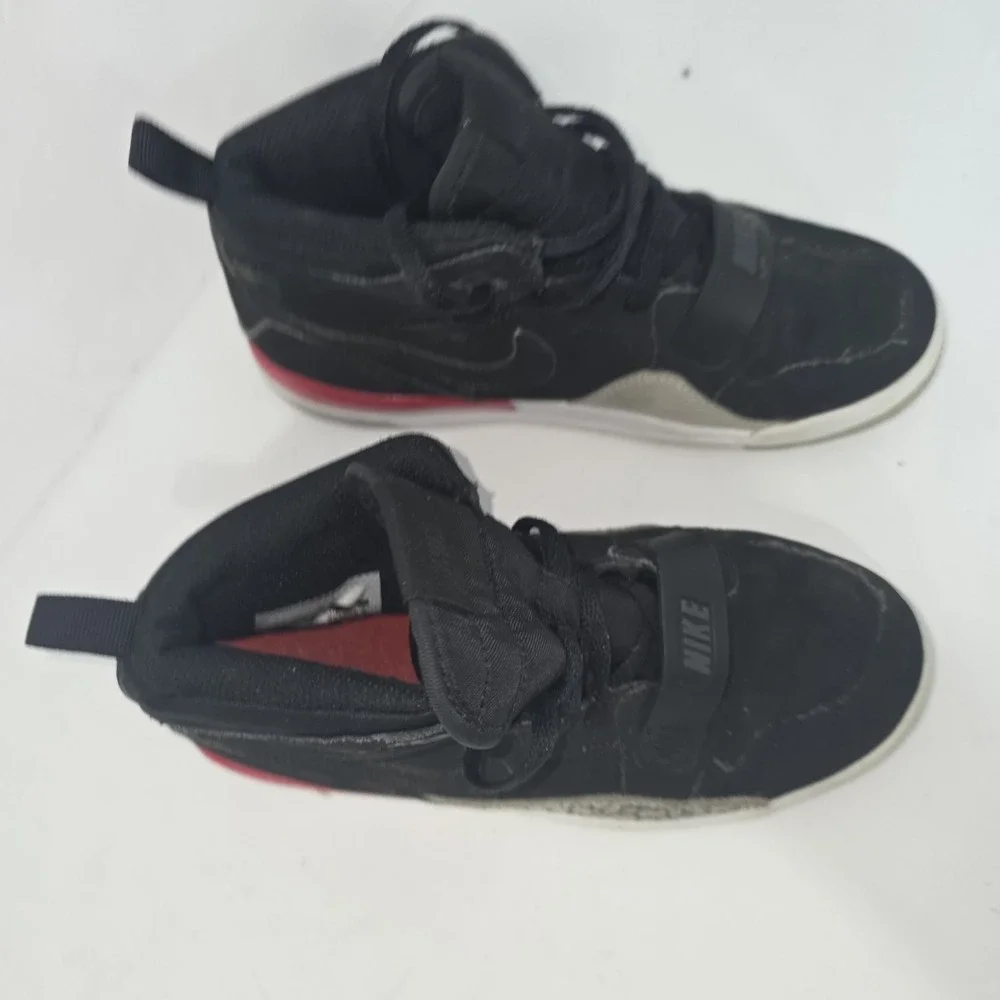 NIKE AIR JORDAN LEGACY 312 BIG KIDS SIZE 1.5 BLACK/FIRE RED-CEMENT AT4040-060 J8